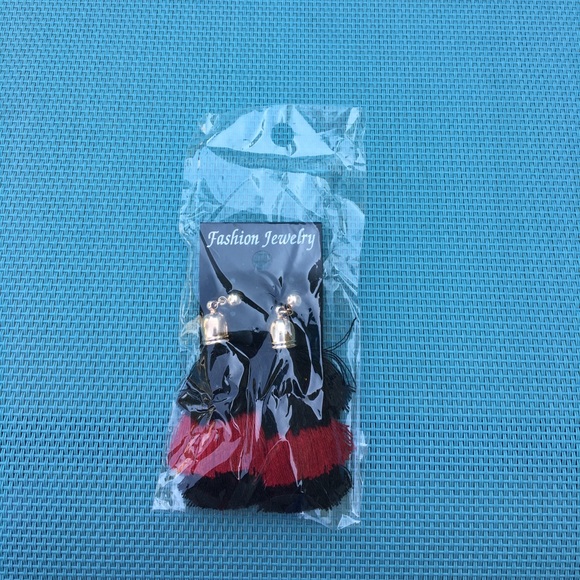 Boho Black tricolor tassel earrings - Picture 2 of 2